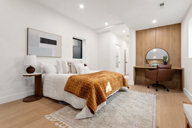 10 Bartlett St 1, Somerville, MA 02145