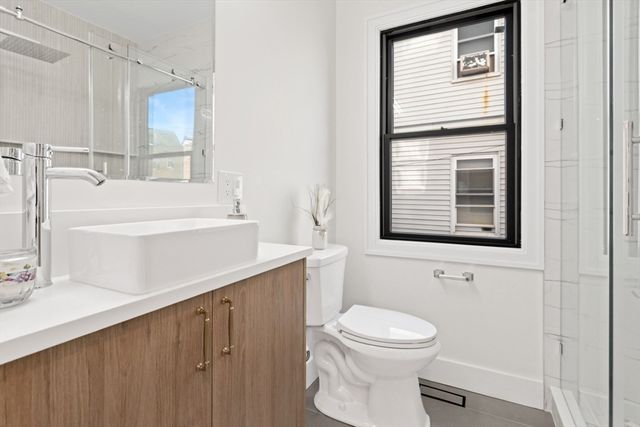 10 Bartlett St 1, Somerville, MA 02145