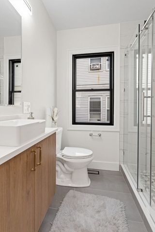 10 Bartlett St 1, Somerville, MA 02145