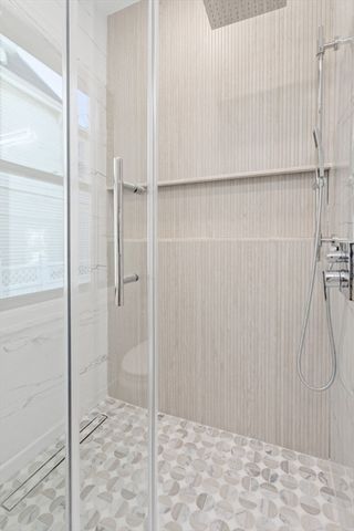 10 Bartlett St 1, Somerville, MA 02145