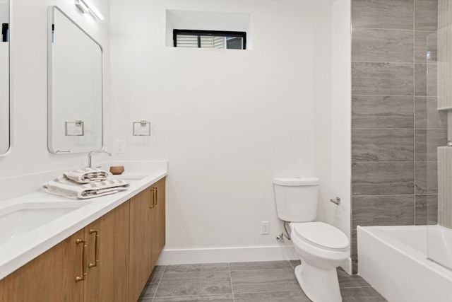 10 Bartlett St 1, Somerville, MA 02145