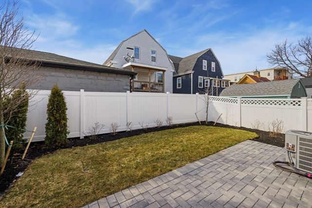 10 Bartlett St 1, Somerville, MA 02145