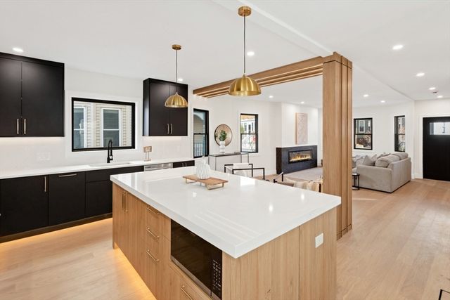 10 Bartlett St 1, Somerville, MA 02145