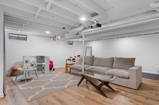 612 Burr Oak Drive, Ann Arbor, MI 48103