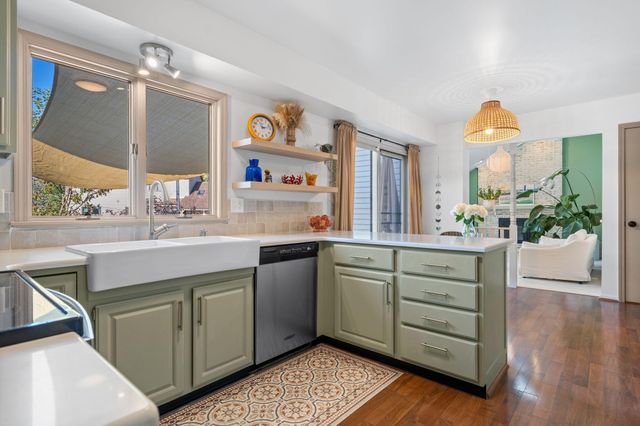 612 Burr Oak Drive, Ann Arbor, MI 48103
