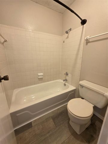 2501 Gulf Freeway 255D, Dickinson, TX 77539