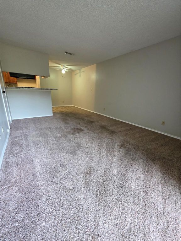 2501 Gulf Freeway 255D, Dickinson, TX 77539