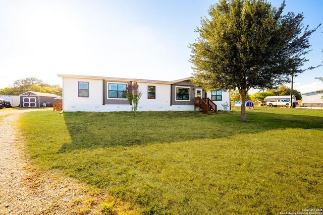 230 County Road 426, Stockdale, TX 78160
