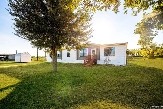 230 County Road 426, Stockdale, TX 78160