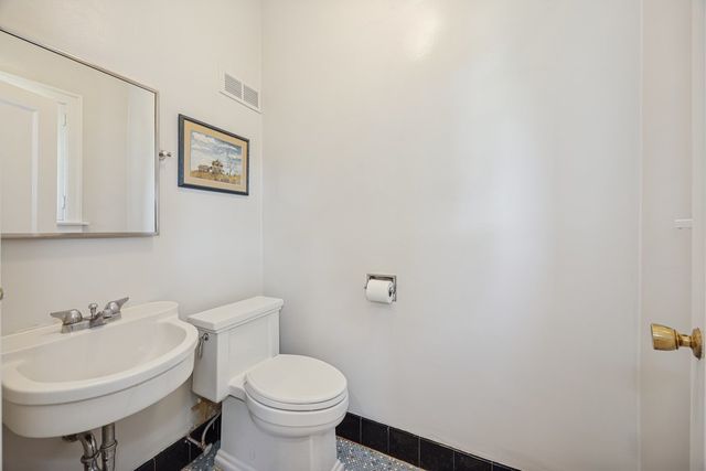 7605 Washington Boulevard, River Forest, IL 60305