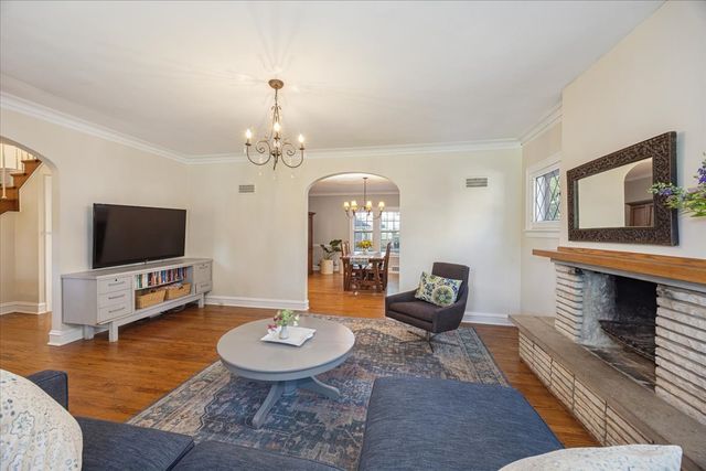 7605 Washington Boulevard, River Forest, IL 60305