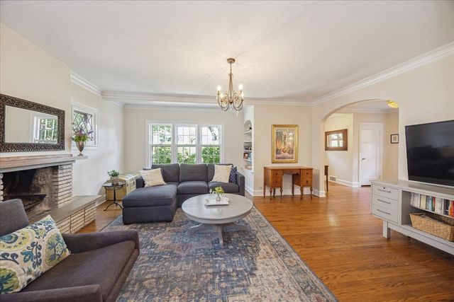 7605 Washington Boulevard, River Forest, IL 60305