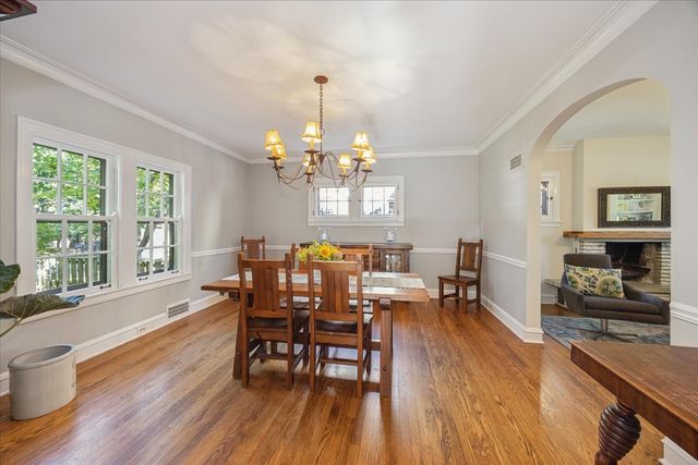 7605 Washington Boulevard, River Forest, IL 60305