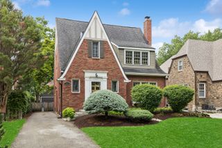 7605 Washington Boulevard, River Forest, IL 60305