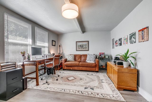 1830 W Magnolia, San Antonio, TX 78201