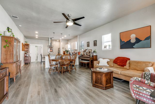 1830 W Magnolia, San Antonio, TX 78201