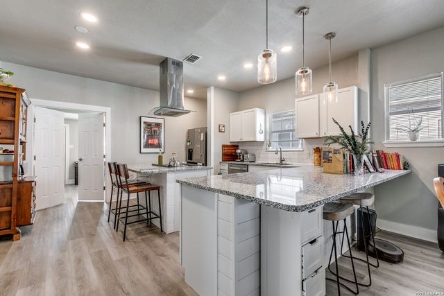 1830 W Magnolia, San Antonio, TX 78201