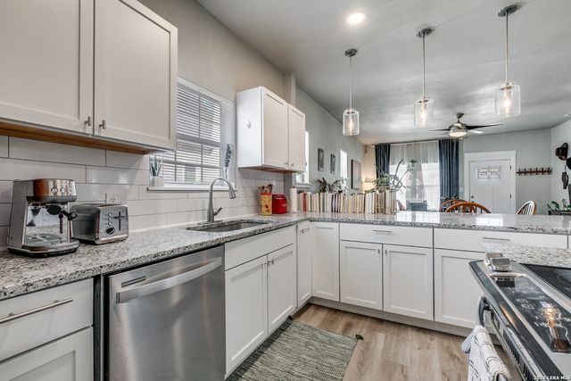 1830 W Magnolia, San Antonio, TX 78201