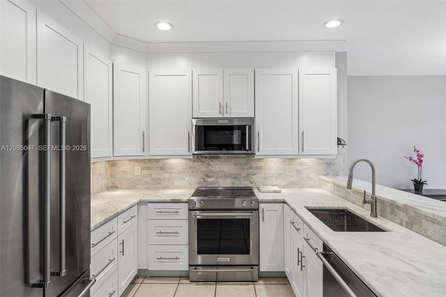 612 SW 6th St, Fort Lauderdale, FL 33315
