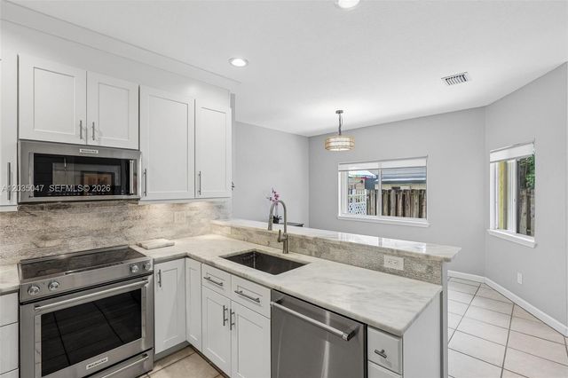 612 SW 6th St, Fort Lauderdale, FL 33315
