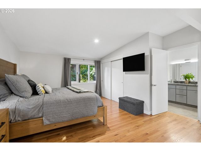 17167 CEDAR Rd, Lake Oswego, OR 97034
