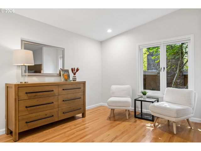 17167 CEDAR Rd, Lake Oswego, OR 97034