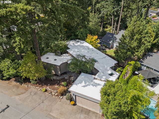 17167 CEDAR Rd, Lake Oswego, OR 97034