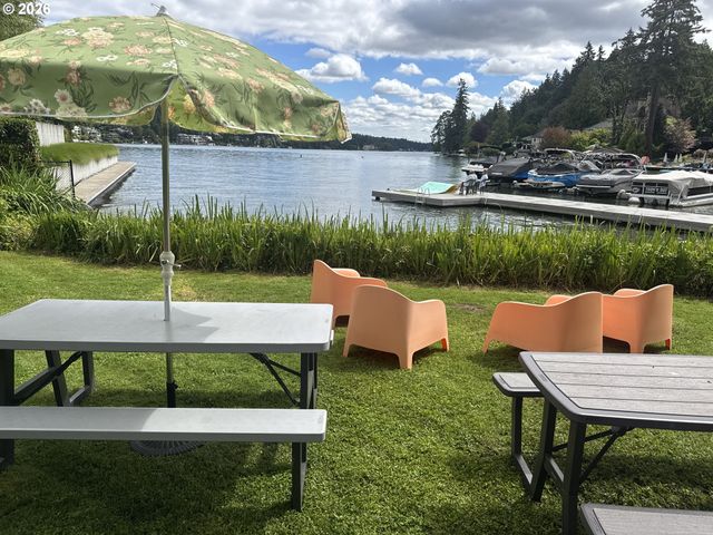 17167 CEDAR Rd, Lake Oswego, OR 97034