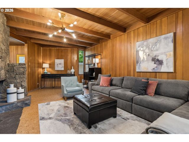 17167 CEDAR Rd, Lake Oswego, OR 97034