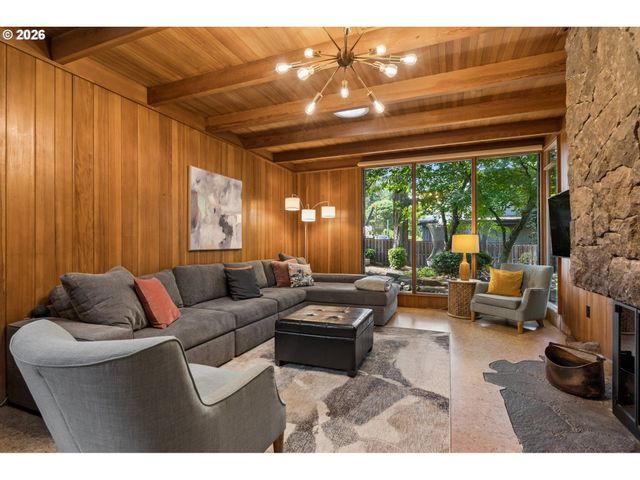 17167 CEDAR Rd, Lake Oswego, OR 97034