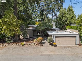 17167 CEDAR Rd, Lake Oswego, OR 97034