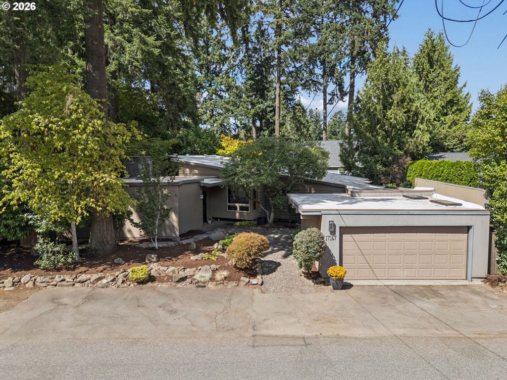 17167 CEDAR Rd, Lake Oswego, OR 97034