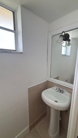 2940 NE 203RD Street C102, Aventura, FL 33180