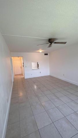 2940 NE 203RD Street C102, Aventura, FL 33180