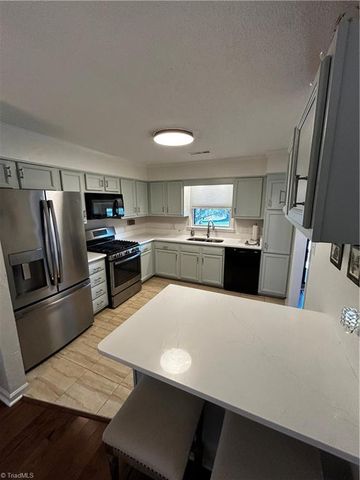 5005 Country Lane, Archdale, NC 27263