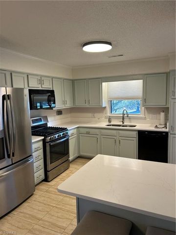 5005 Country Lane, Archdale, NC 27263