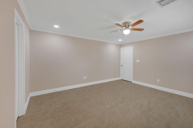 2910 Norwich Street, Pearland, TX 77584