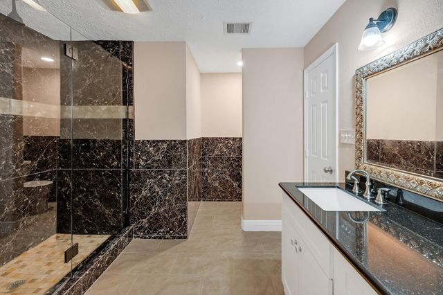 2910 Norwich Street, Pearland, TX 77584