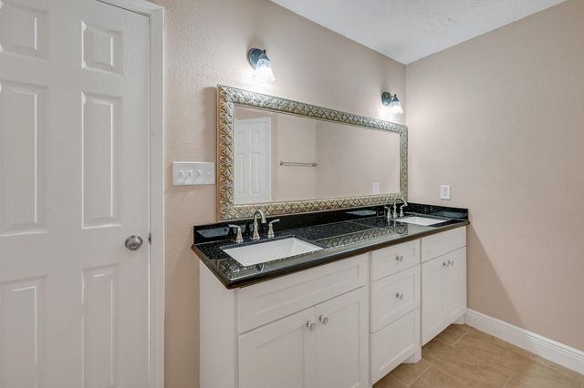 2910 Norwich Street, Pearland, TX 77584