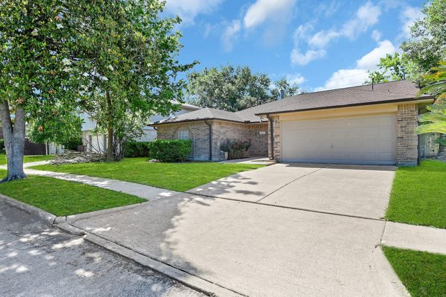 2910 Norwich Street, Pearland, TX 77584