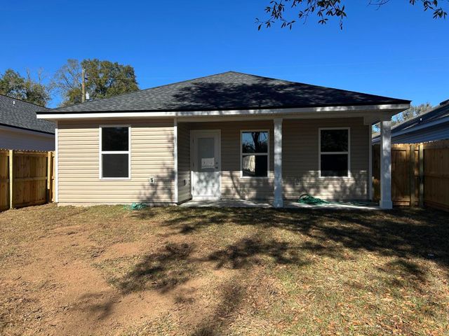 585 Brock Avenue, Crestview, FL 32539
