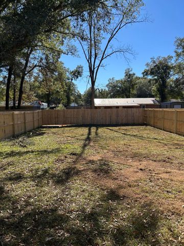 585 Brock Avenue, Crestview, FL 32539