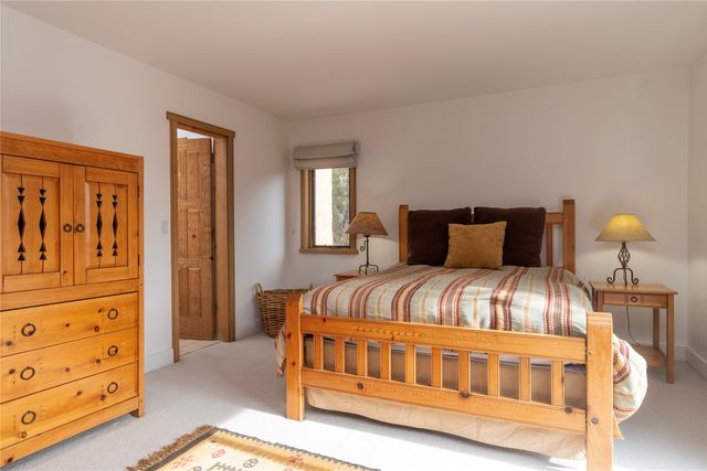 860 Camino Chaco, Santa Fe, NM 87501