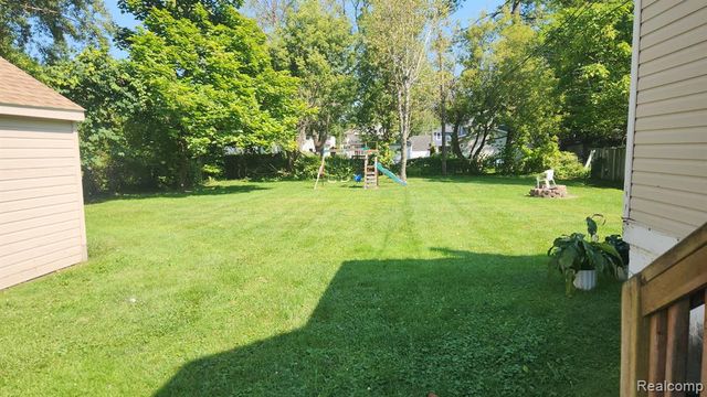 98 Eldredge Street, Mount Clemens, MI 48043