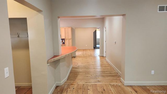 98 Eldredge Street, Mount Clemens, MI 48043
