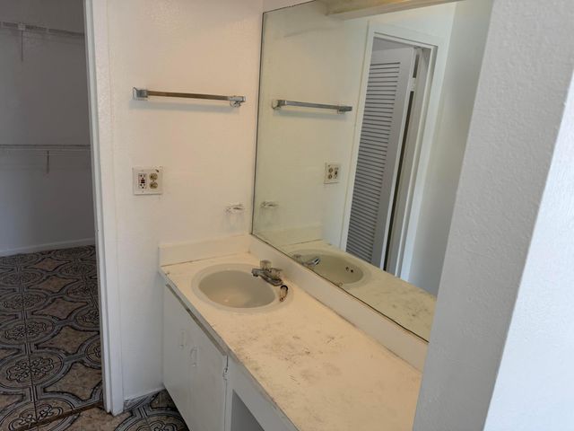 4101 NW 26th Street 260, Lauderhill, FL 33313