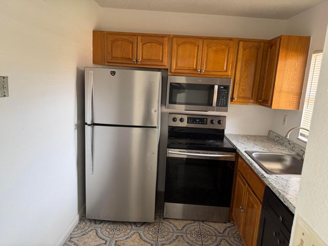 4101 NW 26th Street 260, Lauderhill, FL 33313