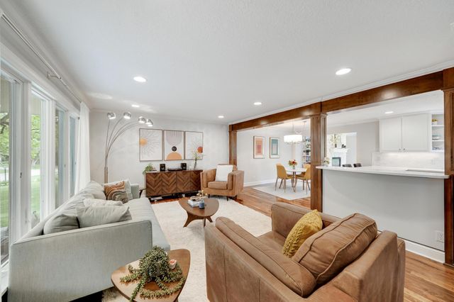 6912 Paiute Drive, Edina, MN 55439