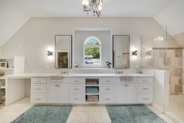6912 Paiute Drive, Edina, MN 55439