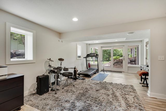 6912 Paiute Drive, Edina, MN 55439